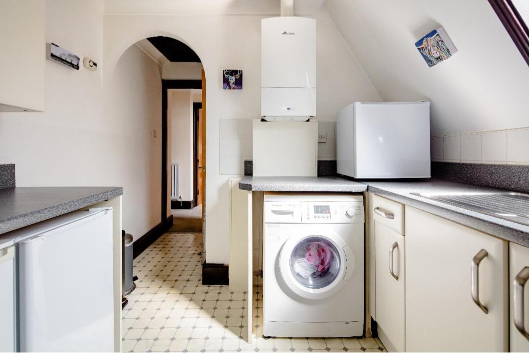 Spacious Room 2 Mins From Station Londen Buitenkant foto